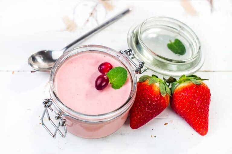 Sobremesa Fácil: Mousse de Morango com Suco em Pó Sem Complicações