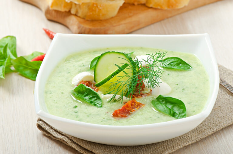 Receita Fácil de Maionese Verde com Cheiro-Verde